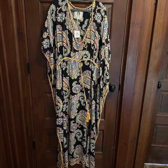 NWT Chasing Unicorns Black Paisley Kaftan Dress Size Large - Picture 1 of 8